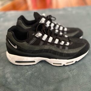 Nike Black and White Sneakers